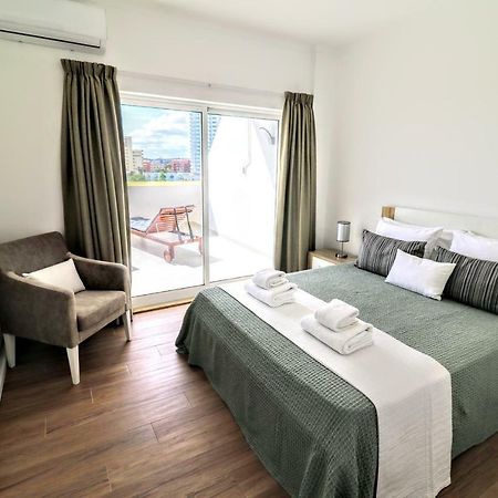 By The Sea - Sea View Torres Apartment ปอร์ติเมา ภายนอก รูปภาพ