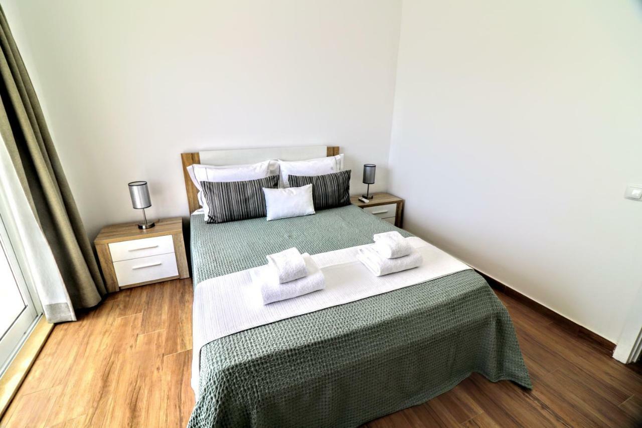 By The Sea - Sea View Torres Apartment ปอร์ติเมา ภายนอก รูปภาพ