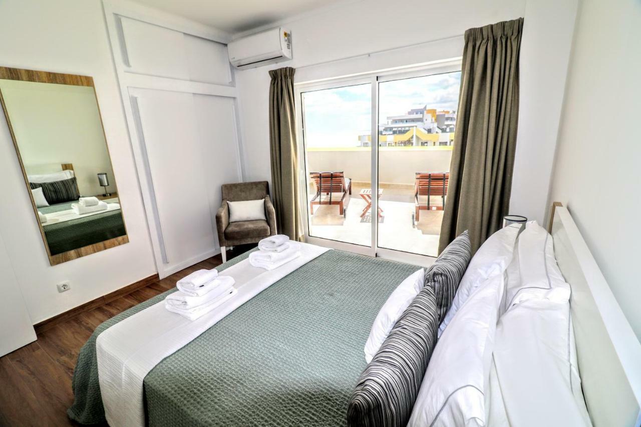 By The Sea - Sea View Torres Apartment ปอร์ติเมา ภายนอก รูปภาพ