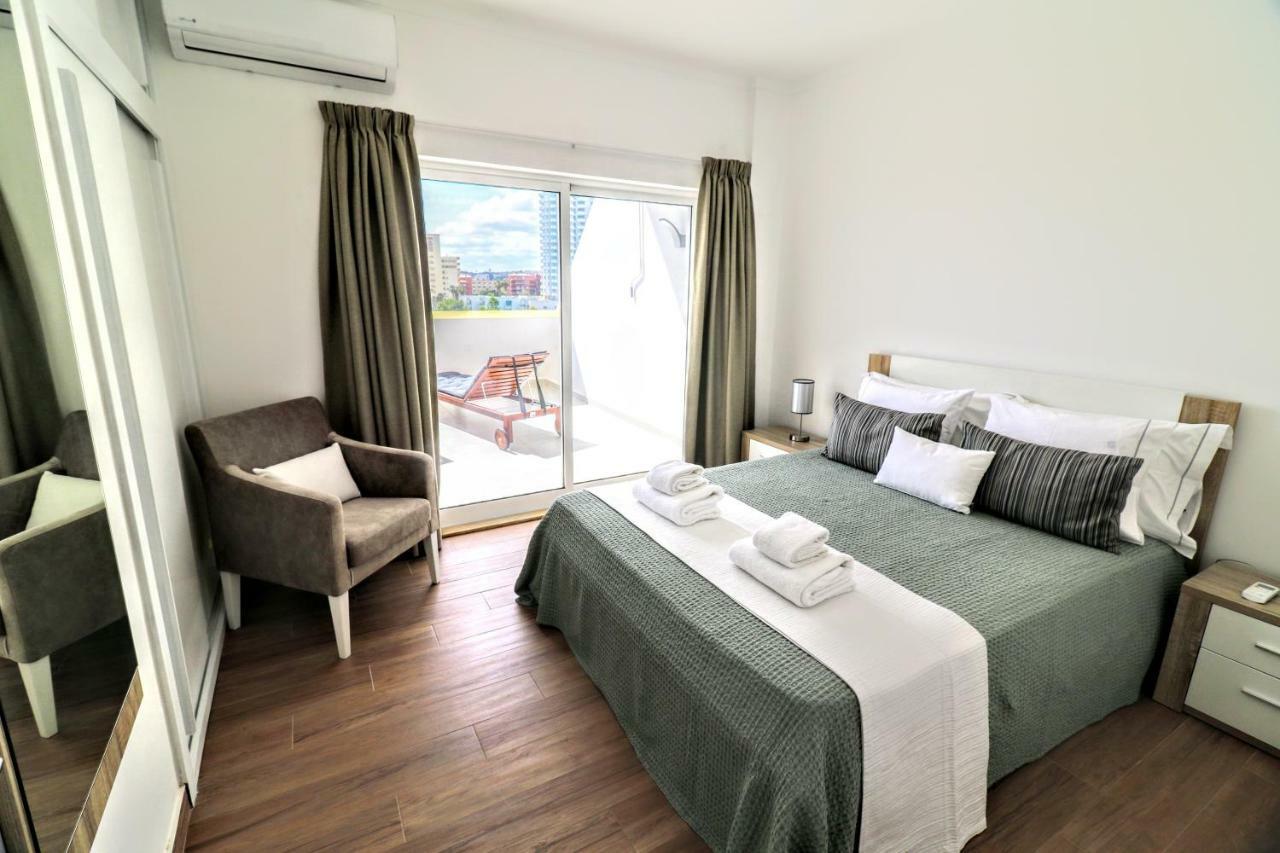 By The Sea - Sea View Torres Apartment ปอร์ติเมา ภายนอก รูปภาพ